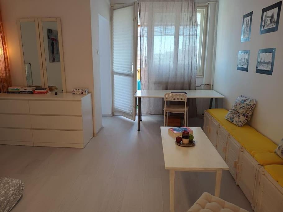 Minimalist Studio Bucharest
